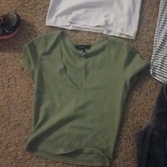 Women crop tops and cute summer shirts - Picture 4 of 5